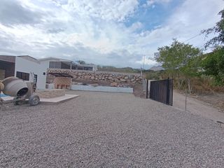 Foto 3 de QUINTA CON PISCINA POR ESTRENAR EN VENTA, EN YUNGUILLA