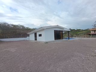 Foto 11 de QUINTA CON PISCINA POR ESTRENAR EN VENTA, EN YUNGUILLA