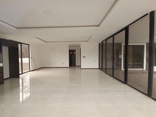 Foto 12 de QUINTA CON PISCINA POR ESTRENAR EN VENTA, EN YUNGUILLA