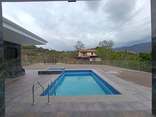 Foto 13 de QUINTA CON PISCINA POR ESTRENAR EN VENTA, EN YUNGUILLA