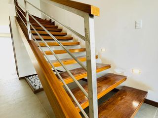 Foto 1 de Casa de venta en Cuenca Ecuador independiente fuera de condominios sector Av del Tejar