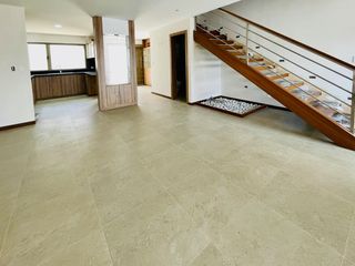 Foto 8 de Casa de venta en Cuenca Ecuador independiente fuera de condominios sector Av del Tejar