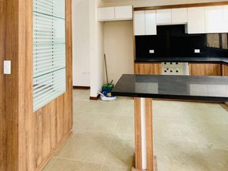 Foto 2 de Casa de venta en Cuenca Ecuador independiente fuera de condominios sector Av del Tejar