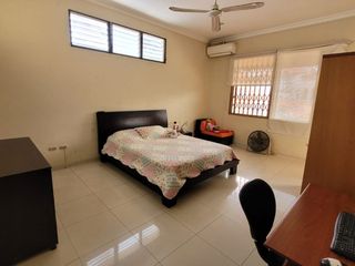 Foto 23 de Casa en Venta, Portón Lomas - Urdesa, 3 Niveles, Ascensor, Norte Gye.