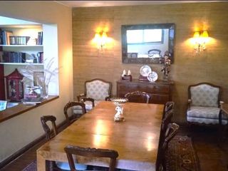 Foto 6 de Vendo Hermosa Casa en Surco con Chimenea y Jardines cerca Av. Primavera