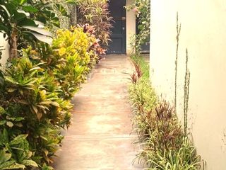 Foto 87 de Vendo Hermosa Casa en Surco con Chimenea y Jardines cerca Av. Primavera