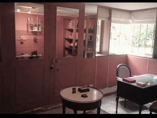 Foto 123 de Vendo Hermosa Casa en Surco con Chimenea y Jardines cerca Av. Primavera