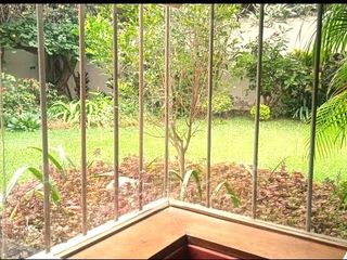 Foto 124 de Vendo Hermosa Casa en Surco con Chimenea y Jardines cerca Av. Primavera