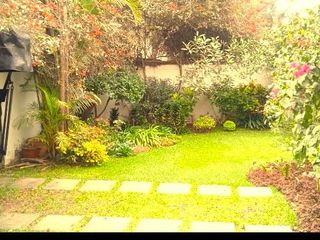 Foto 133 de Vendo Hermosa Casa en Surco con Chimenea y Jardines cerca Av. Primavera