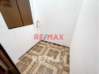 Foto 3 de Casa En Venta De 3 Pisos En Ventanilla