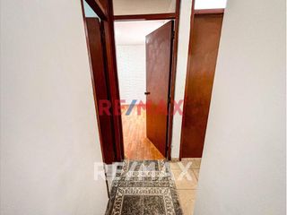 Foto 4 de Casa En Venta De 3 Pisos En Ventanilla