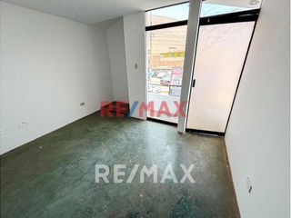 Foto 11 de Casa En Venta De 3 Pisos En Ventanilla