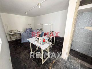 Foto 15 de Casa En Venta De 3 Pisos En Ventanilla