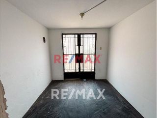 Foto 16 de Casa En Venta De 3 Pisos En Ventanilla
