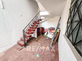 Foto 17 de Casa En Venta De 3 Pisos En Ventanilla