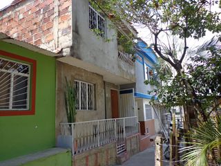 Foto 1 de VENTA EXCELENTE CASA EN BARRIO BOSQUE NORTE DIVIDIDA EN 2 APTOS