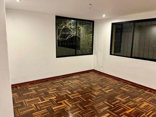 Foto 8 de Vendo bonita casa de 3 pisos en Magdalena del Mar cerca al Club Lima Cricket