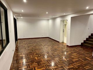Foto 9 de Vendo bonita casa de 3 pisos en Magdalena del Mar cerca al Club Lima Cricket
