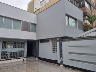 Foto 20 de VENDO EXCELENTE LOCAL COMERCIAL EN AVENIDA IDEAL PARA EMPRESAS, CENTROS MEDICOS Y DENTALES, NEGOCIOS DIVERSOS.