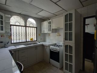 Foto 9 de EN VENTA CASA EN CDLA. BELLAVISTA ALTA, CON SUITE INDEPENDIENTE