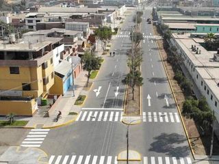 Foto 4 de VENDE TERRENO EN AV. LOS LAURELES,  FLORENCIA DE MORA CON SEMIRUSTICA MANPUESTO
