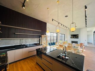 Foto 2 de ¡Alquiler Exclusivo de Casa de Campo de Estreno en El Olivar!