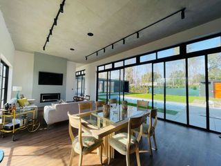 Foto 5 de ¡Alquiler Exclusivo de Casa de Campo de Estreno en El Olivar!