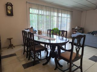 Foto 8 de VENDO CASA - 3 DORMITORIOS PLANTA BAJA - DOS PLANTA ALTA - 5 PARQUEOS - PATIO