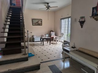 Foto 11 de VENDO CASA - 3 DORMITORIOS PLANTA BAJA - DOS PLANTA ALTA - 5 PARQUEOS - PATIO