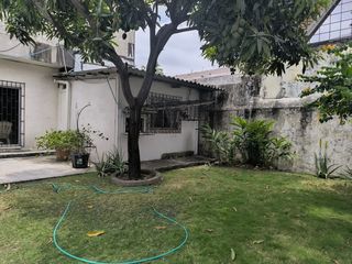 Foto 13 de VENDO CASA - 3 DORMITORIOS PLANTA BAJA - DOS PLANTA ALTA - 5 PARQUEOS - PATIO
