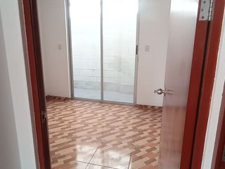 Foto 8 de ALQUILO 🏠  CASA DE 1 PISO +TERRAZA  EN VILLA 1 CARABAYLLO
