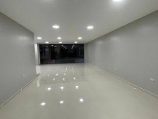 Foto 10 de AMPLIO LOCAL COMERCIAL EN EL SECTOR DEL RECINTO FERIAL