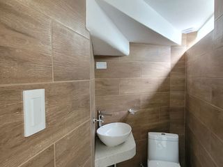 Foto 3 de 𝗩𝗘𝗡𝗧𝗔 𝗖𝗔𝗦𝗔 𝗘𝗦𝗧𝗥𝗘𝗡𝗢 𝗖𝗘𝗥𝗖𝗔 𝗠𝗘𝗧𝗥𝗢 - 𝗖𝗘𝗥𝗥𝗢 𝗖𝗢𝗟𝗢𝗥𝗔𝗗𝗢