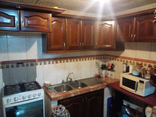 Foto 3 de A LA MEJOR PROPUESTA VENDO CASA RENTERA SECTOR LA MAGDALENA (ALTA) QUITO ECUADOR