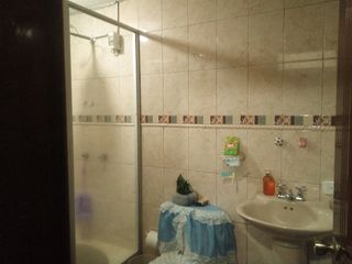 Foto 4 de A LA MEJOR PROPUESTA VENDO CASA RENTERA SECTOR LA MAGDALENA (ALTA) QUITO ECUADOR