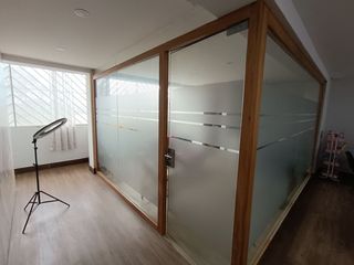 Foto 12 de VENDO EDIFICIO COMERCIAL 5 PISOS EN AV TRAPICHE COMAS