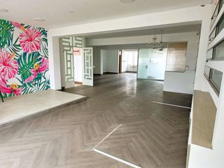 Foto 13 de VENDO EDIFICIO COMERCIAL 5 PISOS EN AV TRAPICHE COMAS