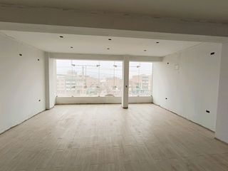 Foto 20 de VENDO EDIFICIO COMERCIAL 5 PISOS EN AV TRAPICHE COMAS