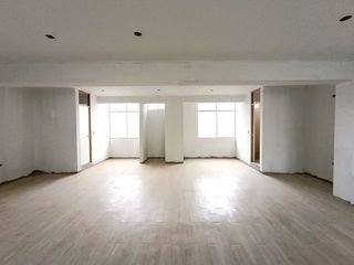 Foto 21 de VENDO EDIFICIO COMERCIAL 5 PISOS EN AV TRAPICHE COMAS