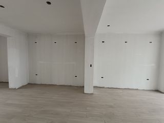 Foto 25 de VENDO EDIFICIO COMERCIAL 5 PISOS EN AV TRAPICHE COMAS