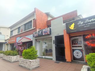 Foto 1 de Venta Edificio comercial y residencial Urdesa Central Av Victor Emilio Estrada Guayaquil