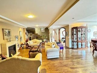 Foto 2 de Lujoso Penthouse en venta 350m2C Sector Ordóñez Lasso