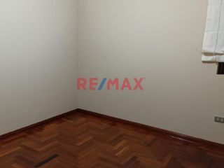 Foto 8 de Alquilo Departamento - S/2,500.00 Lomas De La Molina Por La Cdra 6