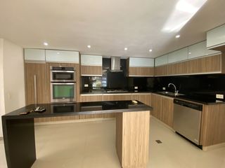 Foto 4 de Espectacular casa en alquiler con ascensor para vivienda o empresa, Sector Parque El Golf