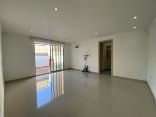 Foto 11 de Espectacular casa en alquiler con ascensor para vivienda o empresa, Sector Parque El Golf
