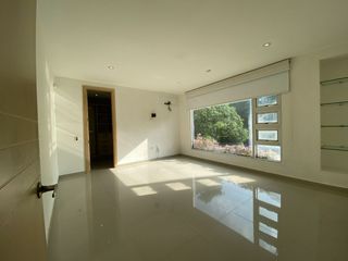 Foto 15 de Espectacular casa en alquiler con ascensor para vivienda o empresa, Sector Parque El Golf