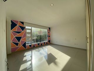 Foto 18 de Espectacular casa en alquiler con ascensor para vivienda o empresa, Sector Parque El Golf