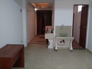 Foto 9 de Se vende Casa Comercial, con local y Departamentos frente a Avenida, en Villa El Salvador