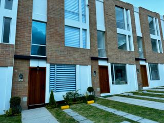 Foto 15 de CASA DE VENTA AMOBLADA EN POMASQUI