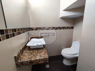 Foto 9 de Casa triplex en condominio privado con terraza y vista a la ciudad en la mejor ubicación de Piura